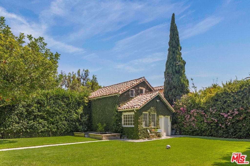 Image 45 of property listing at 612 Lorraine Boulevard, Los Angeles, CA 90005