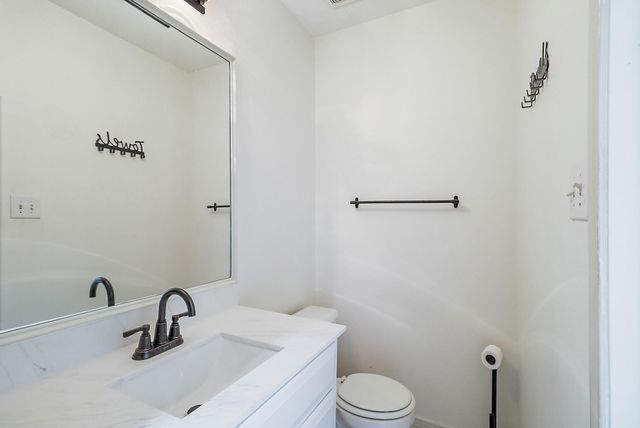 1306 Spring Branch Drive, Cove, TX 77523