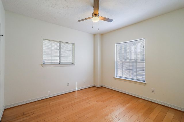 1306 Spring Branch Drive, Cove, TX 77523