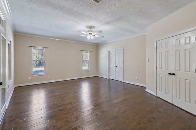 1306 Spring Branch Drive, Cove, TX 77523