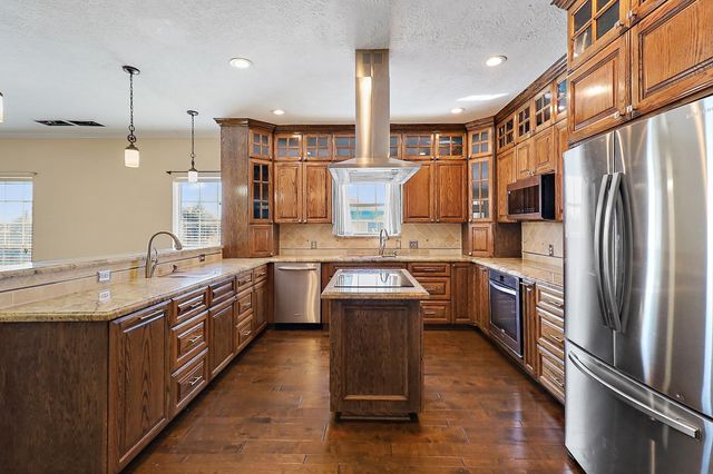 1306 Spring Branch Drive, Cove, TX 77523