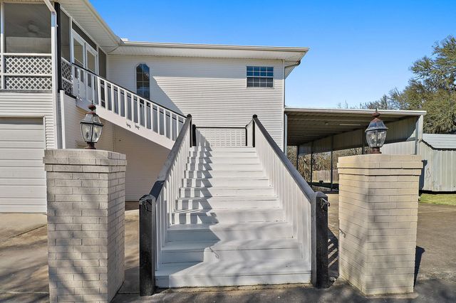 1306 Spring Branch Drive, Cove, TX 77523