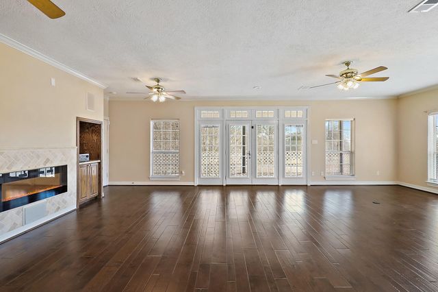 1306 Spring Branch Drive, Cove, TX 77523