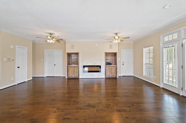1306 Spring Branch Drive, Cove, TX 77523