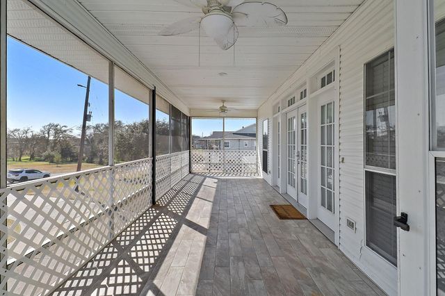 1306 Spring Branch Drive, Cove, TX 77523