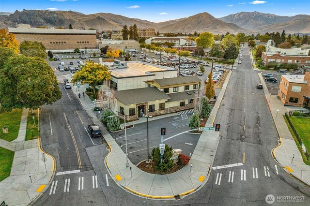 10 N Chelan Avenue, Wenatchee, WA 98801