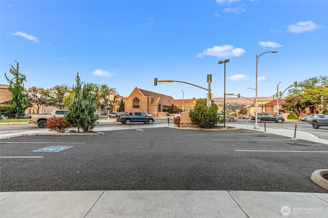 10 N Chelan Avenue, Wenatchee, WA 98801