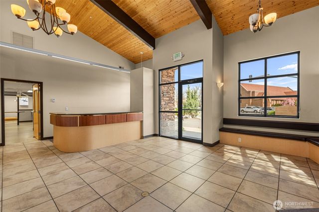 10 N Chelan Avenue, Wenatchee, WA 98801