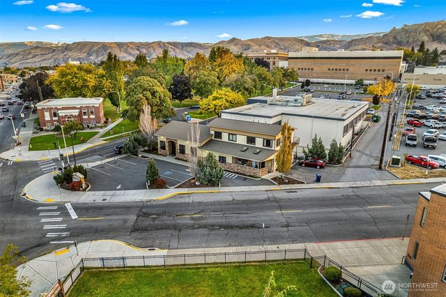 10 N Chelan Avenue, Wenatchee, WA 98801