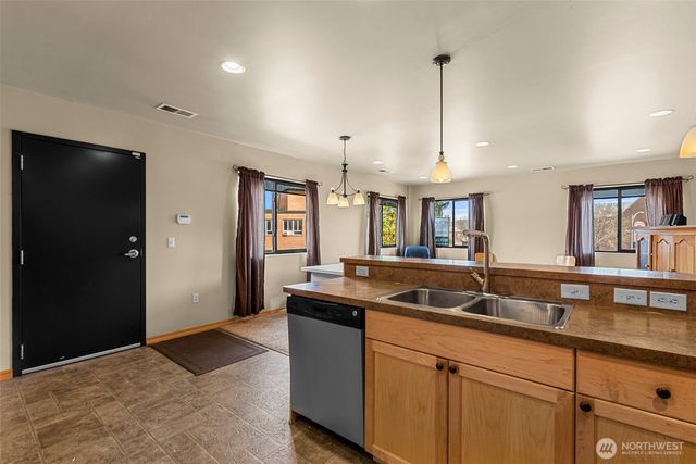 10 N Chelan Avenue, Wenatchee, WA 98801