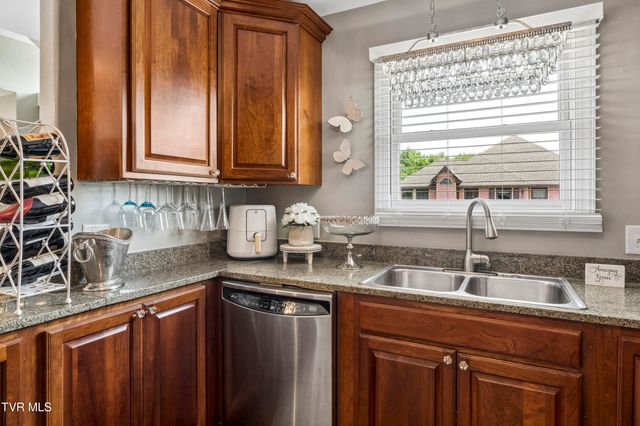 15 Palisades Pointe 15, Johnson City, TN 37601