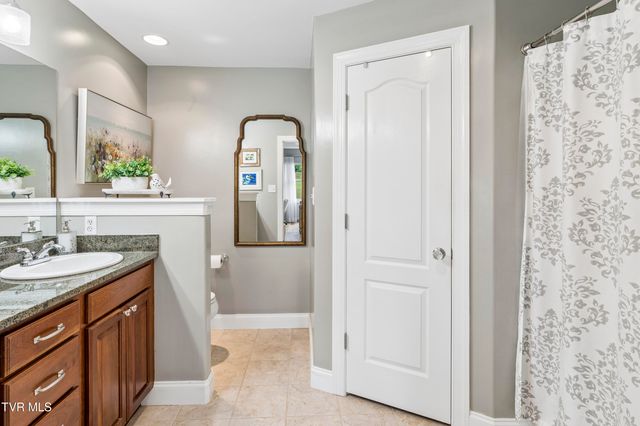 15 Palisades Pointe 15, Johnson City, TN 37601
