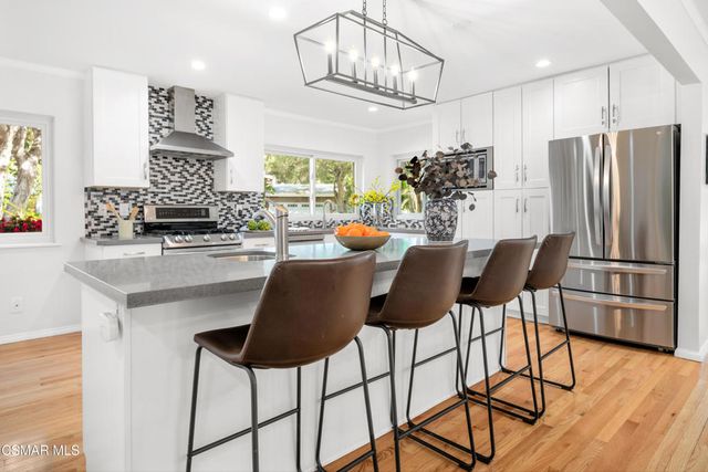 340 Santa Inez Way, La Canada Flintridge, CA 91011