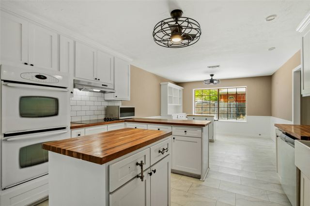 1610 Archer Circle, Sherman, TX 75092