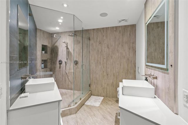 60 SW 13th St 4616, Miami, FL 33130