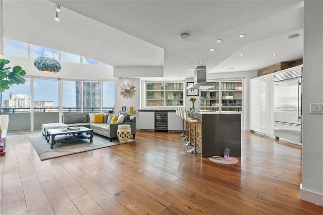 60 SW 13th St 4616, Miami, FL 33130