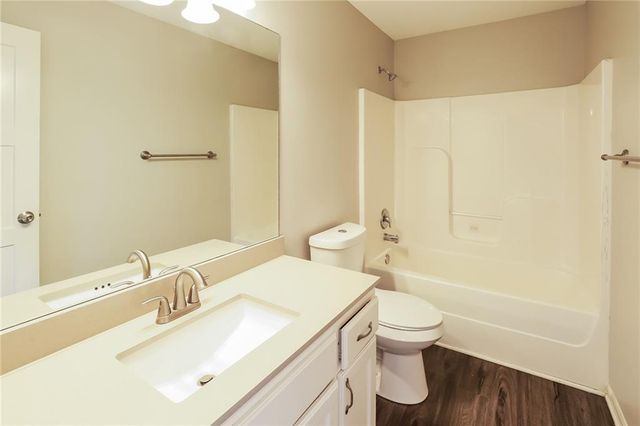 19616 E 7th Street Court, Independence, MO 64056
