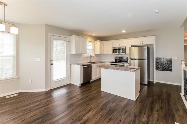 19616 E 7th Street Court, Independence, MO 64056