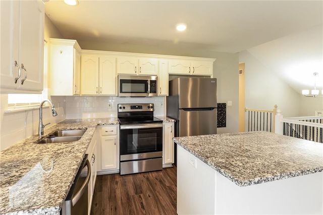 19616 E 7th Street Court, Independence, MO 64056