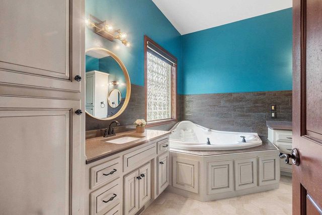 2864 WOODHAVEN CIRCLE, De Pere, WI 54115