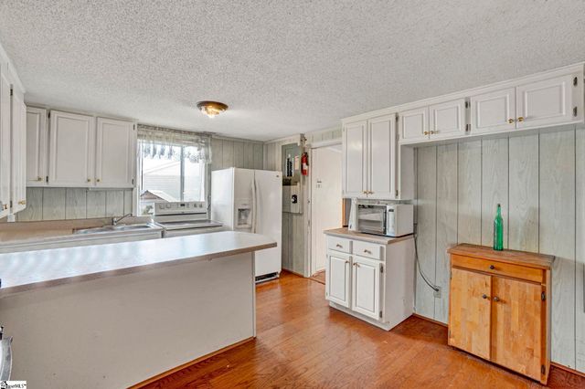 1020 Flymm Smith Road, Waterloo, SC 29684