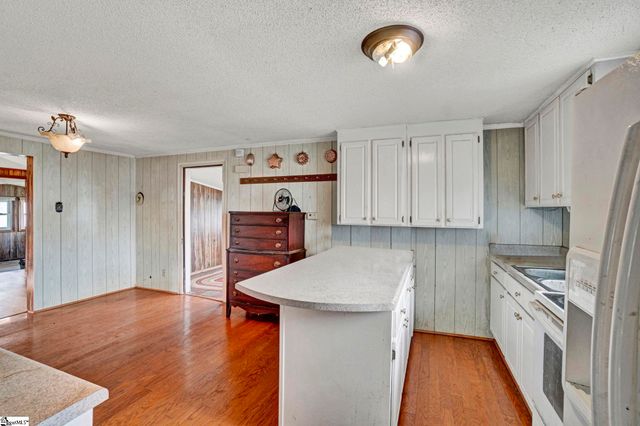 1020 Flymm Smith Road, Waterloo, SC 29684