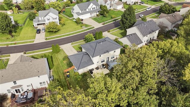 41 W Waterbury Drive, Springboro, OH 45066