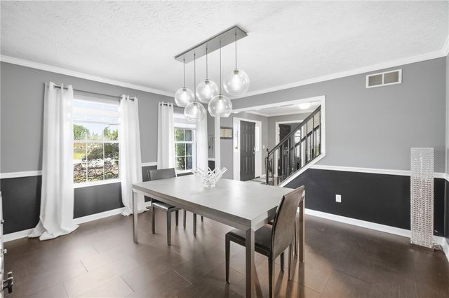 41 W Waterbury Drive, Springboro, OH 45066