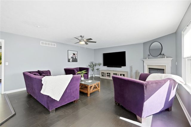 41 W Waterbury Drive, Springboro, OH 45066