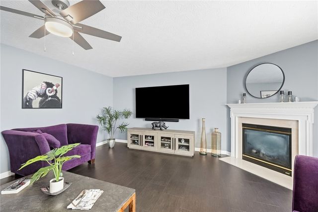 41 W Waterbury Drive, Springboro, OH 45066