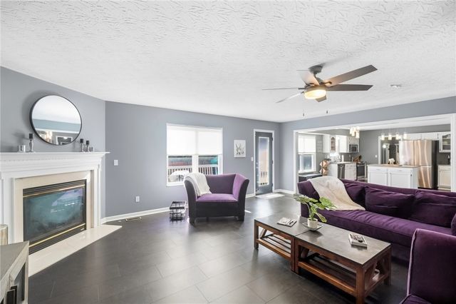 41 W Waterbury Drive, Springboro, OH 45066