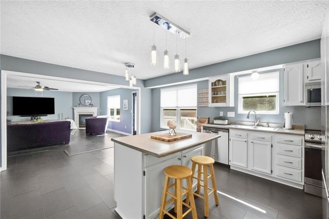 41 W Waterbury Drive, Springboro, OH 45066