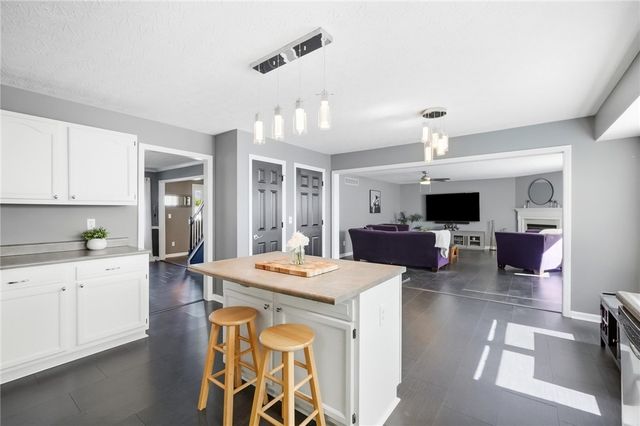 41 W Waterbury Drive, Springboro, OH 45066