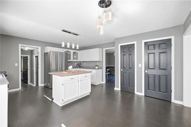 41 W Waterbury Drive, Springboro, OH 45066