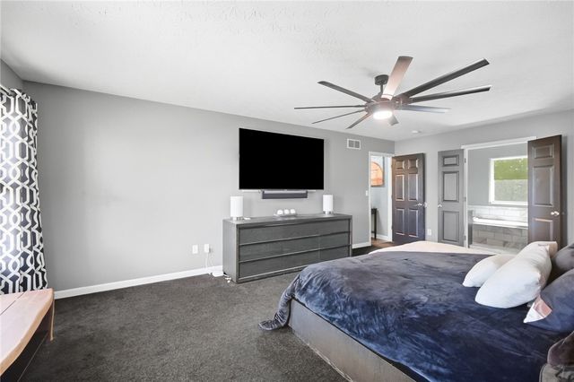 41 W Waterbury Drive, Springboro, OH 45066