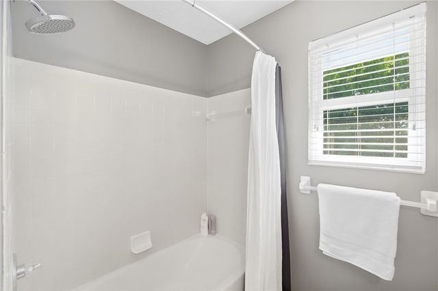 41 W Waterbury Drive, Springboro, OH 45066
