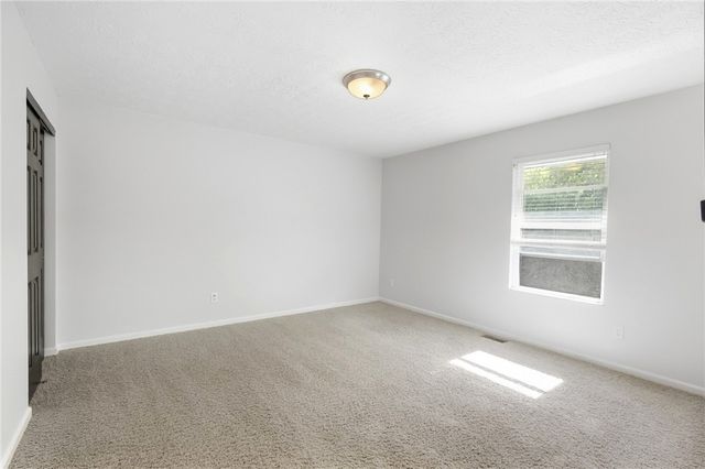 41 W Waterbury Drive, Springboro, OH 45066