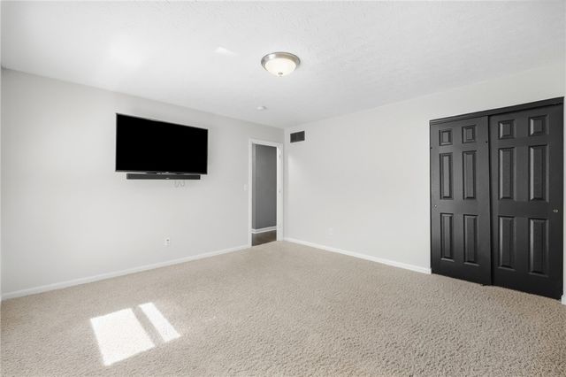 41 W Waterbury Drive, Springboro, OH 45066