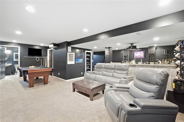 41 W Waterbury Drive, Springboro, OH 45066