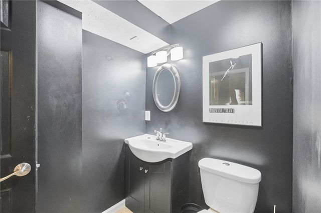 41 W Waterbury Drive, Springboro, OH 45066