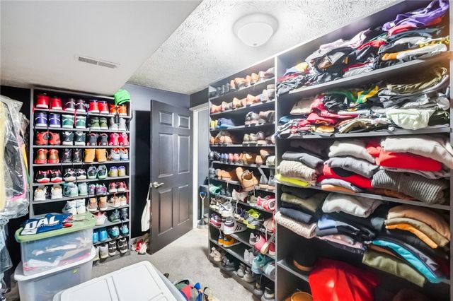 41 W Waterbury Drive, Springboro, OH 45066