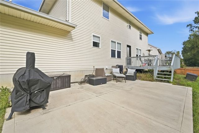 41 W Waterbury Drive, Springboro, OH 45066