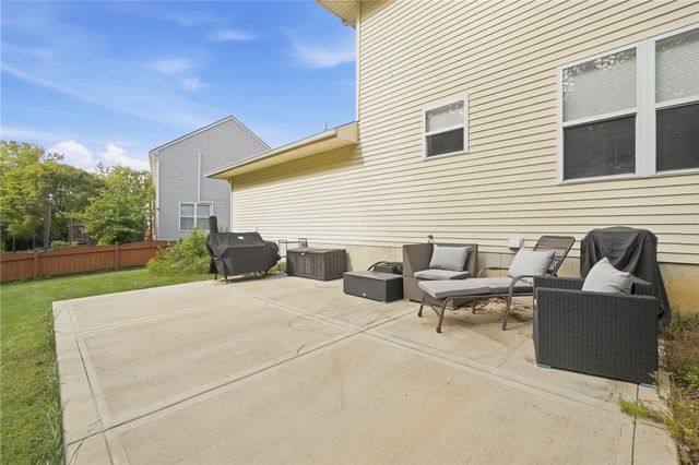 41 W Waterbury Drive, Springboro, OH 45066