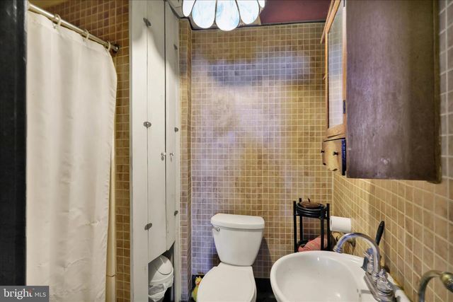 1524 FRIEDENSBURG RD, Reading, PA 19606