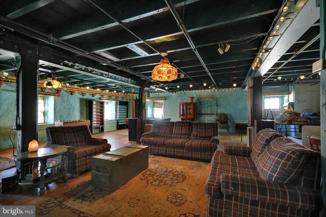 1524 FRIEDENSBURG RD, Reading, PA 19606