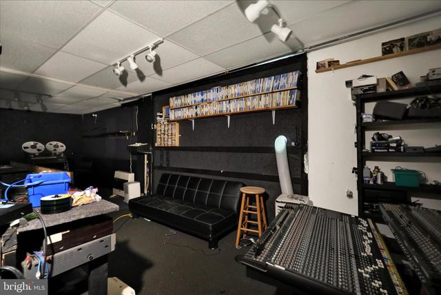 1524 FRIEDENSBURG RD, Reading, PA 19606
