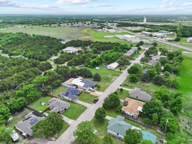 117 Donaghey Street, Trenton, TX 75490