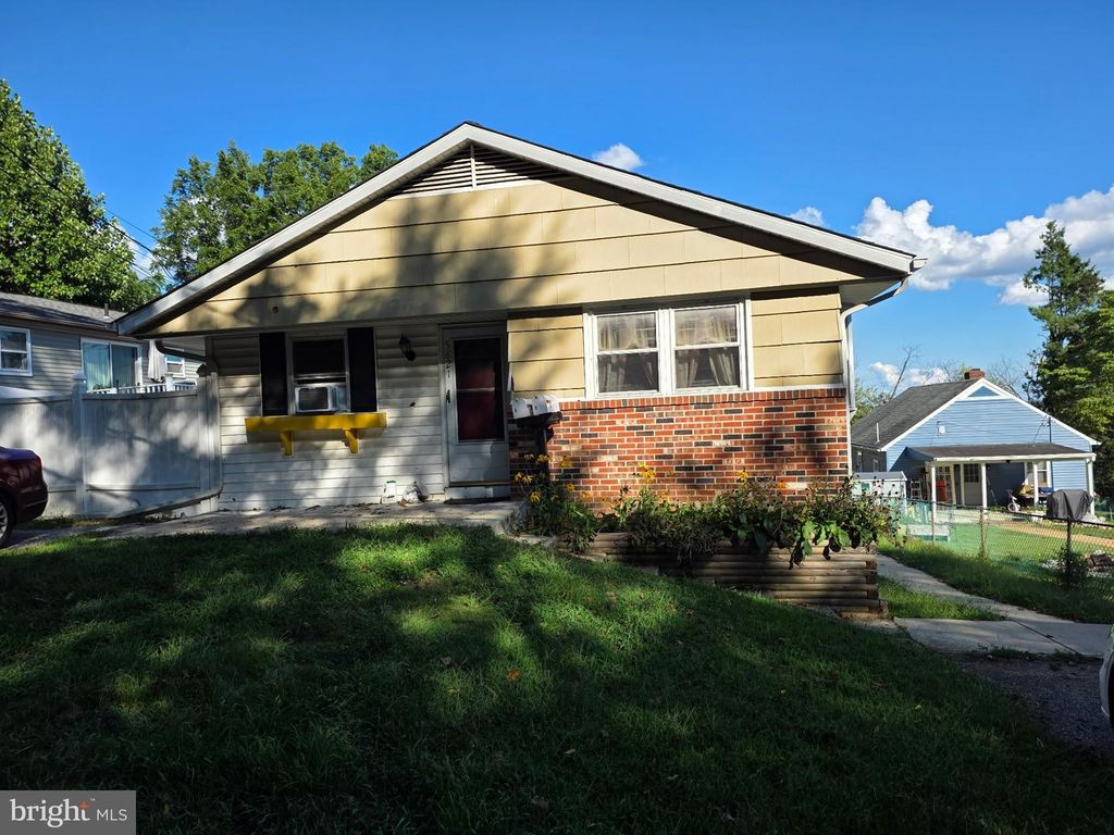 5821 FAIRWOOD AVE, Baltimore, MD 21206