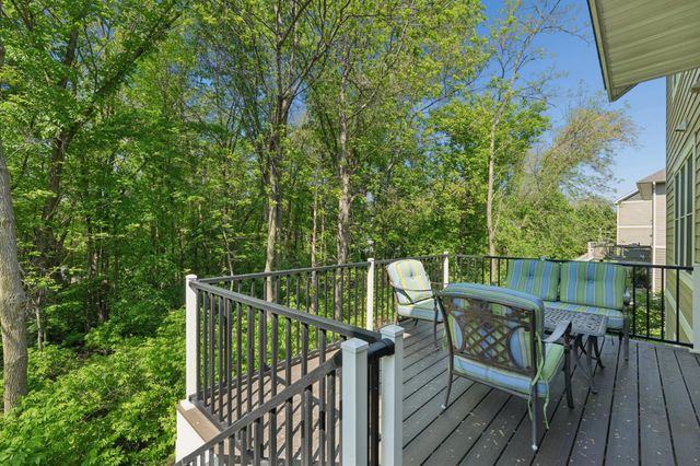 10601 Watersedge Lane, Woodbury, MN 55129