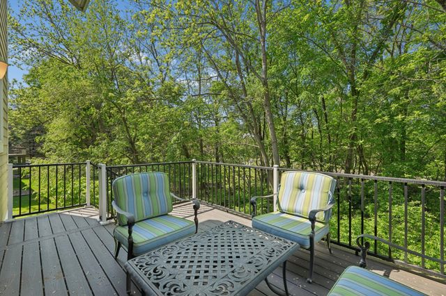 10601 Watersedge Lane, Woodbury, MN 55129